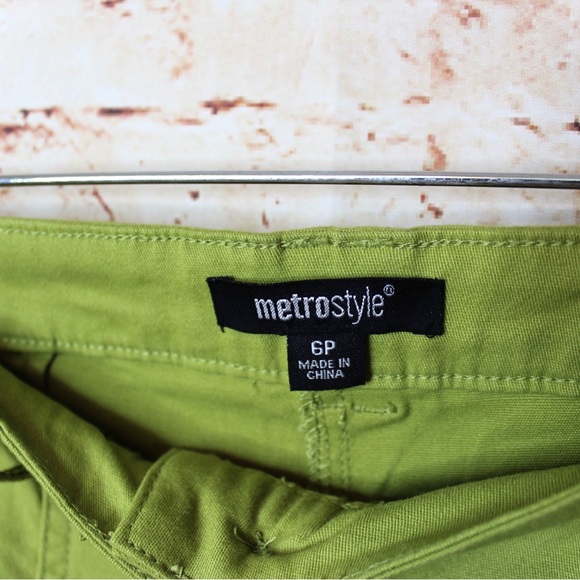 Metro Style | Y2K Loose Green Capri Cargo Pant - Picture 6 of 11